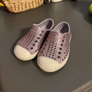 Native Jefferson purple glitter shoes